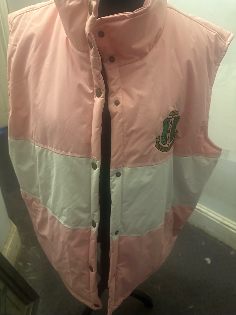 IVYSTORE HOUSE Pink and White AKA Vest